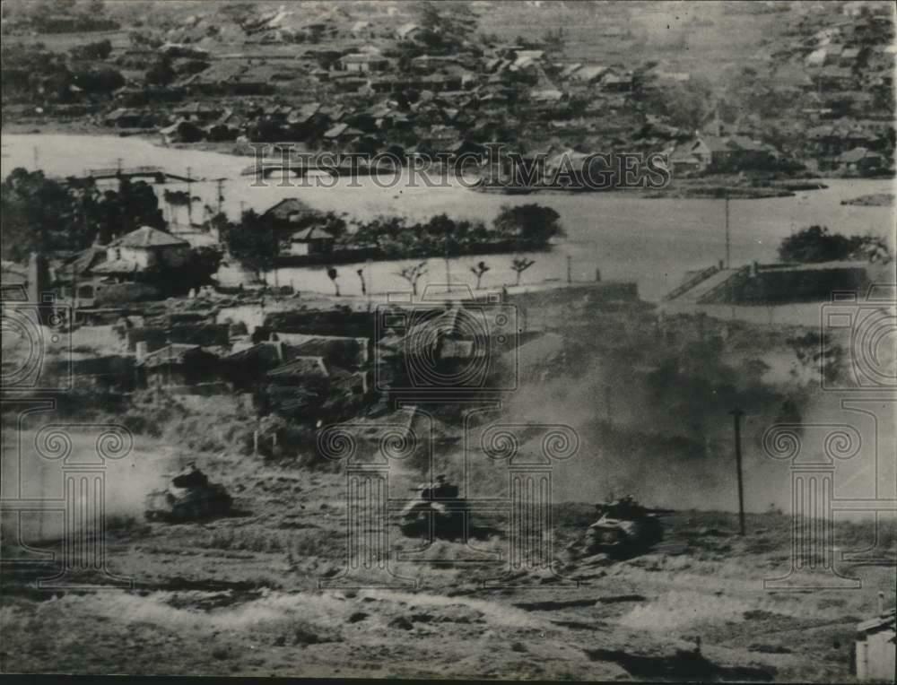 1945 Press Photo View Of Tanks At Neha, Okinawa, Japan - Tuw02649