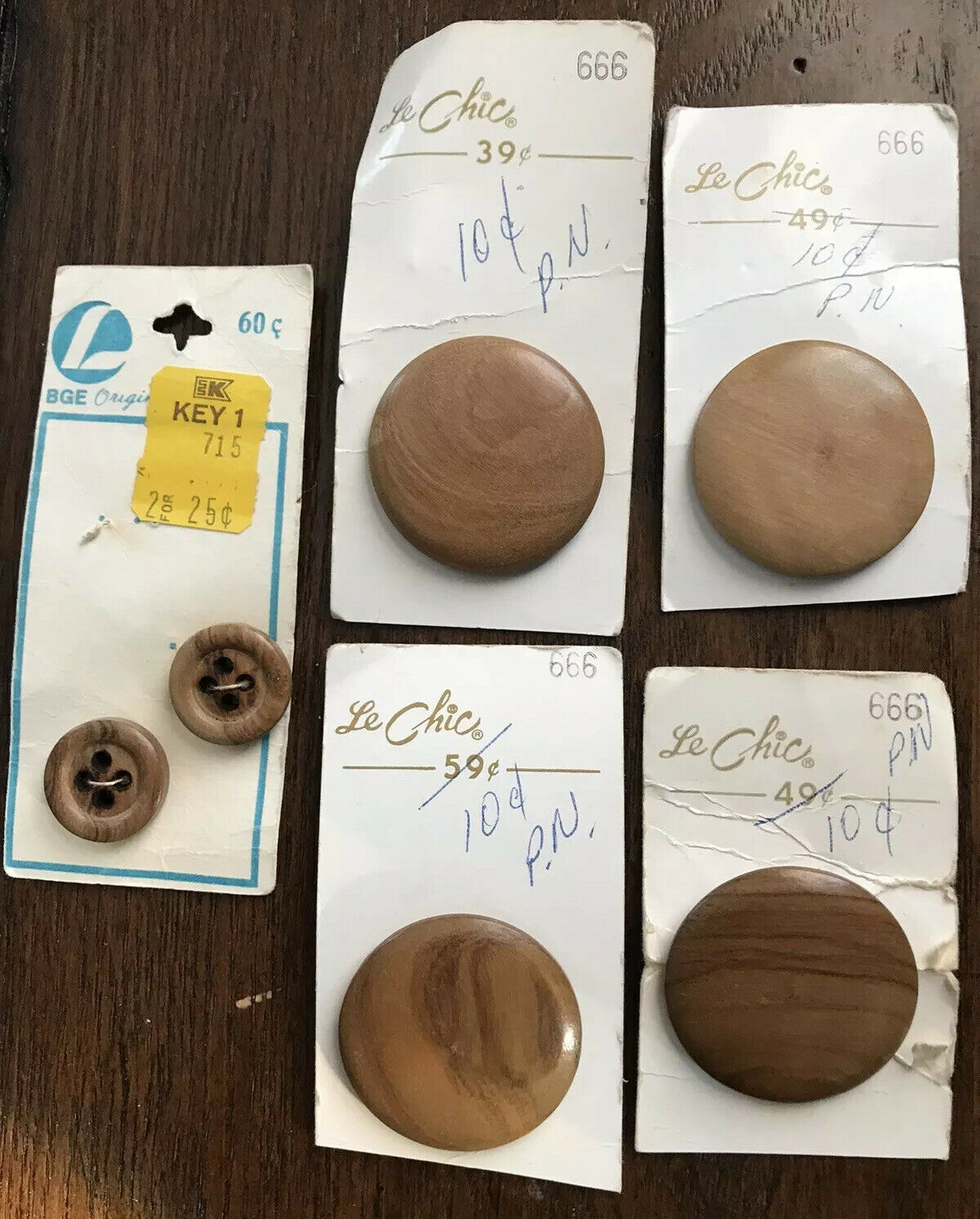 Vintage Bge And Le Chic Wooden Buttons On Card - Light Wood