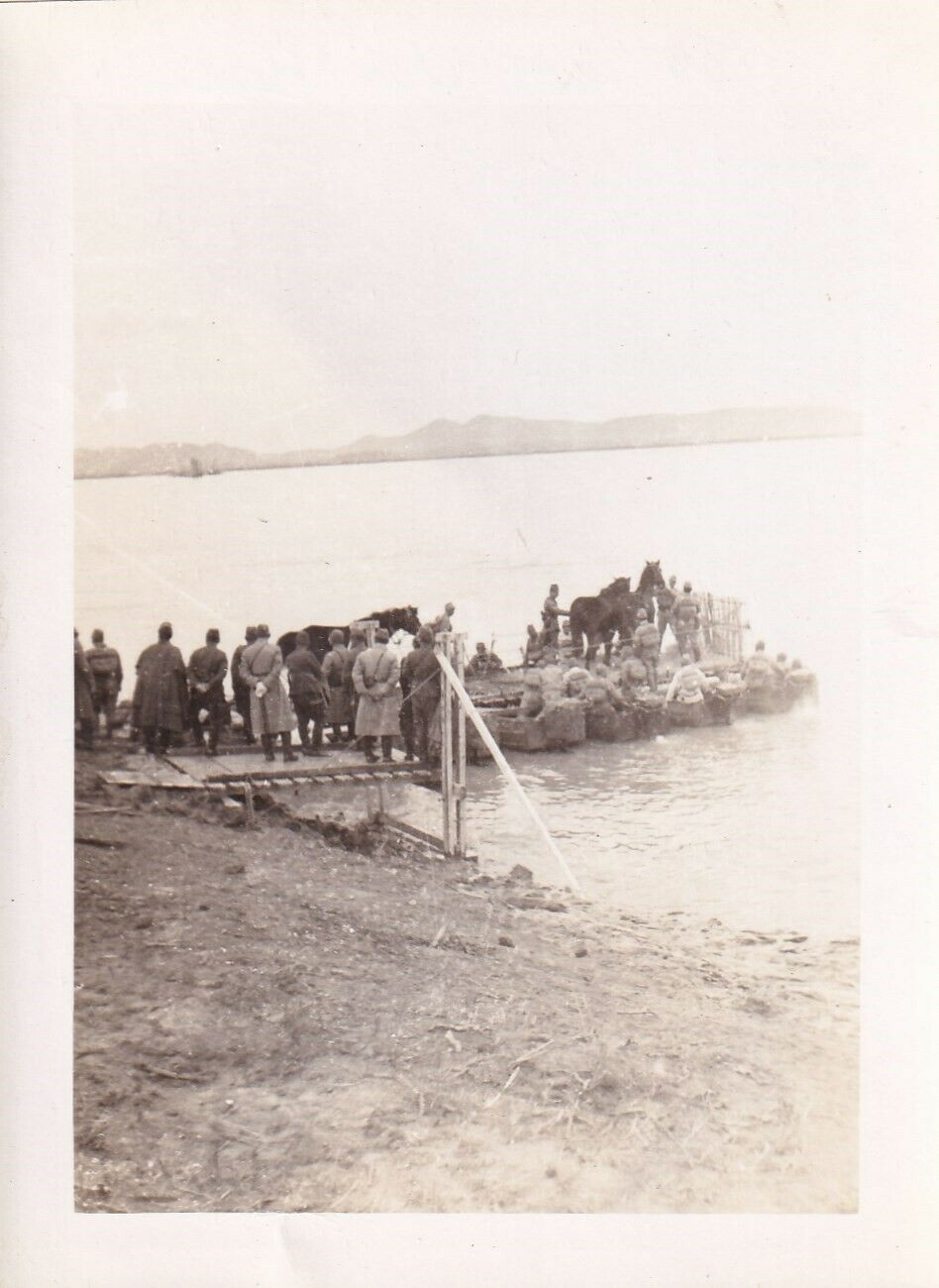 Original Wwii Snapshot Photo Japanese Horses Cross River On Ferry In China 86