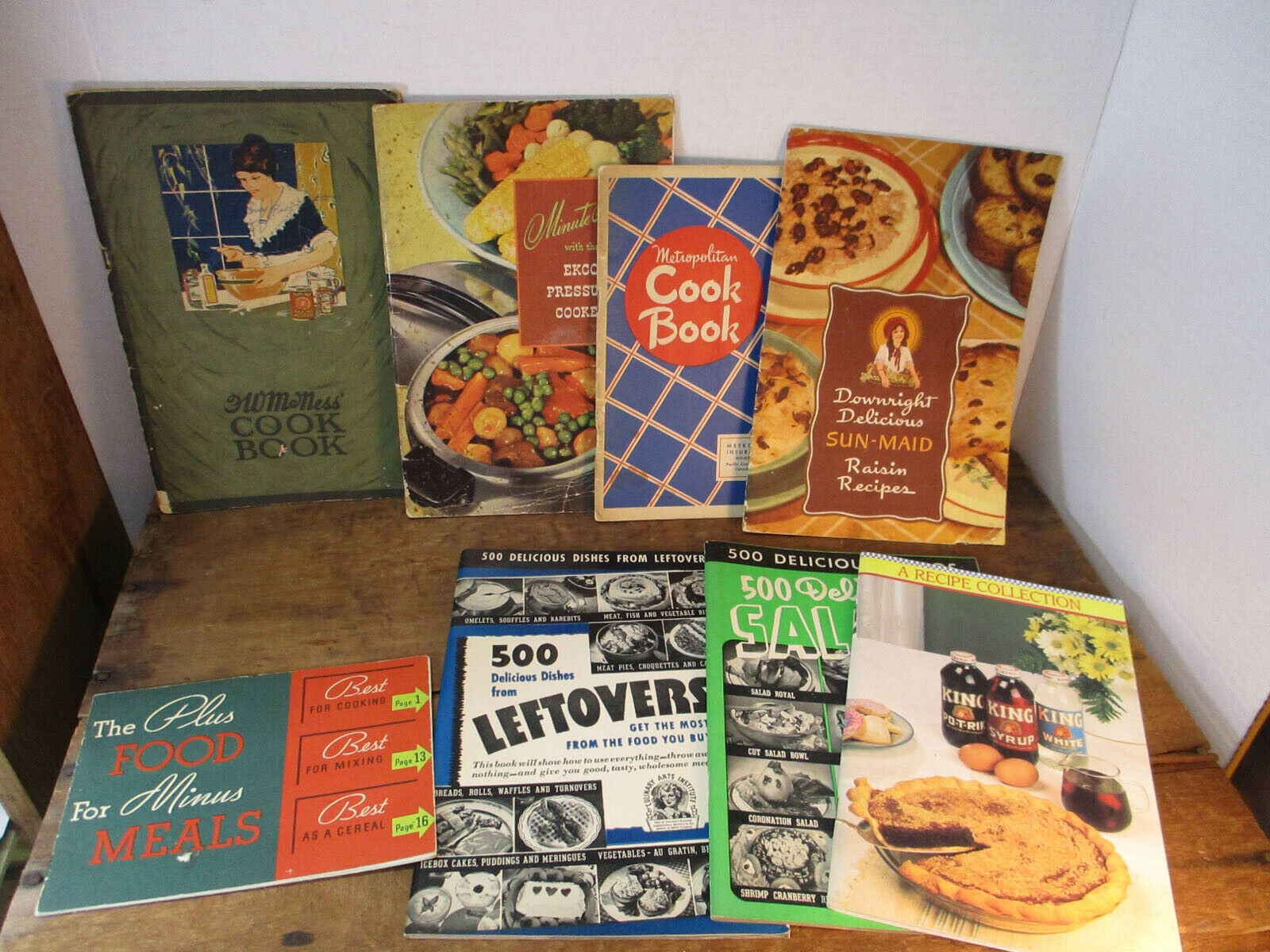 8 Vintage Soft Cover Cookbooks Sun-maid Metropolitain Mcness Plus