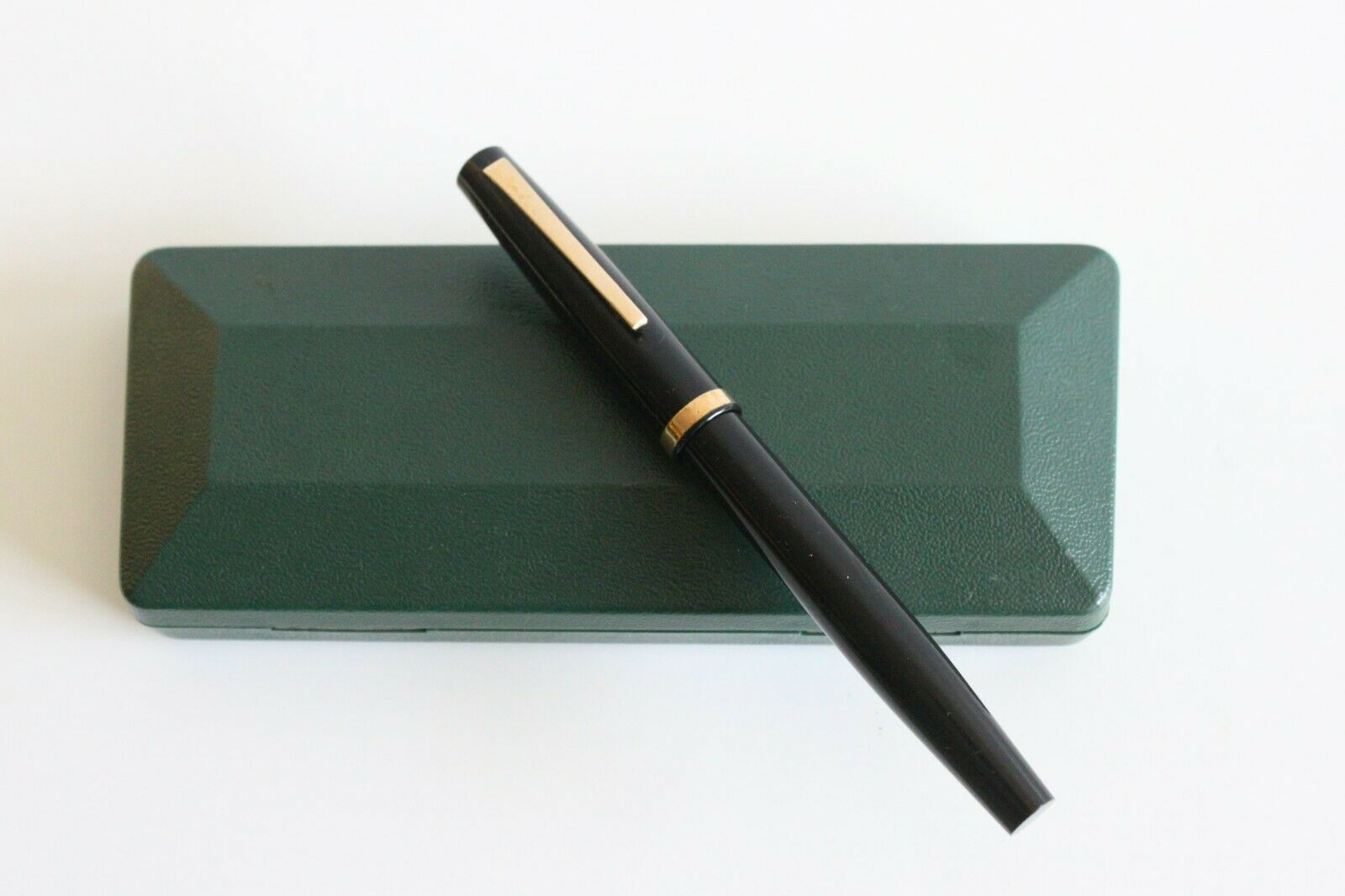 Omas Fountain Pen - Studio C - With 14k Gold Nib In Black