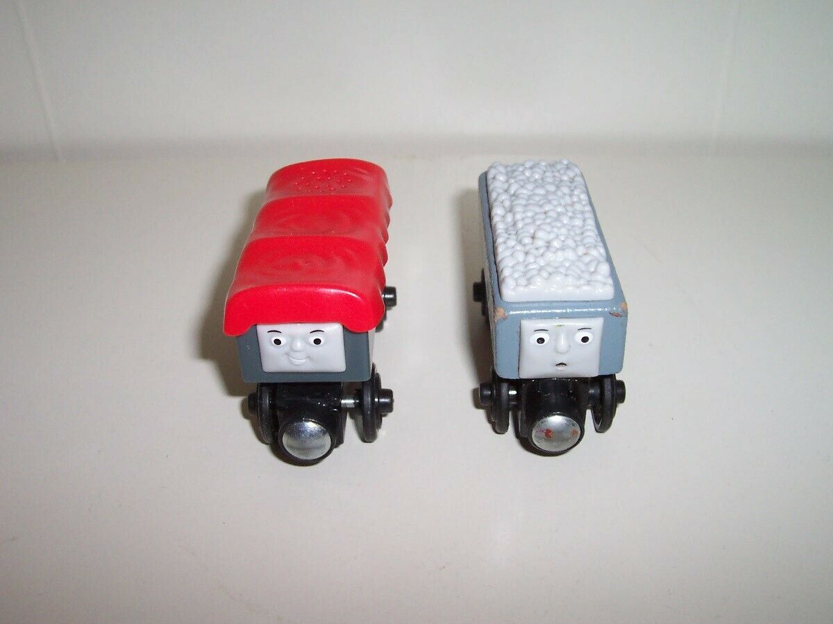 Thomas Wooden Train Giggling Troublesome Trucks Y4421 Talking Version Rare!