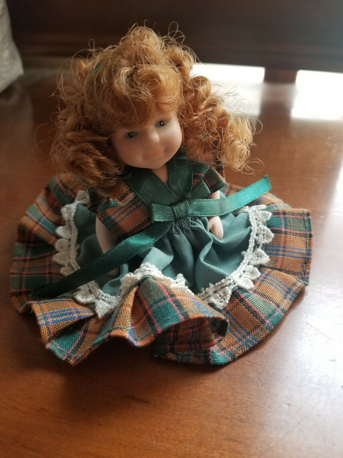 Ganz Collectible 4" Porcelain Doll With Auburn Hair And Green And Plaid Dress