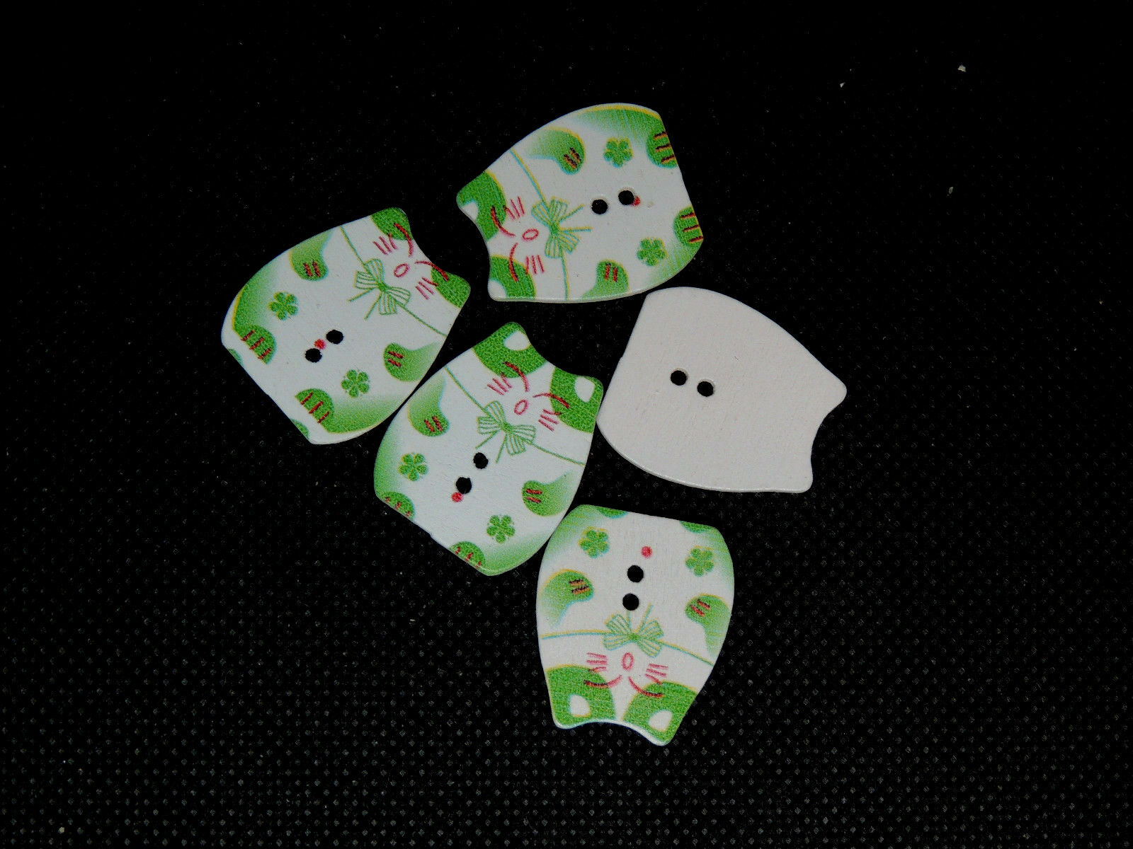 Green Cat Wooden 2 Hole Button Set Of 5 (k2)